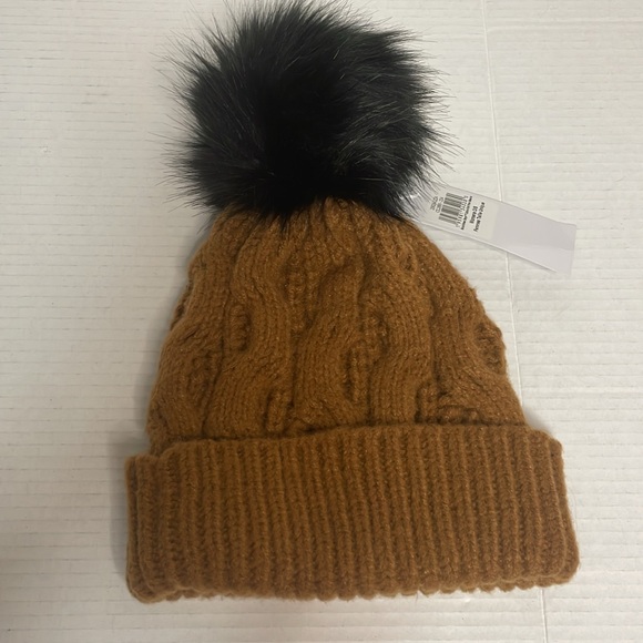 NWT Columbia Boundless Days Cable Knit Pom Beanie - Picture 2 of 3